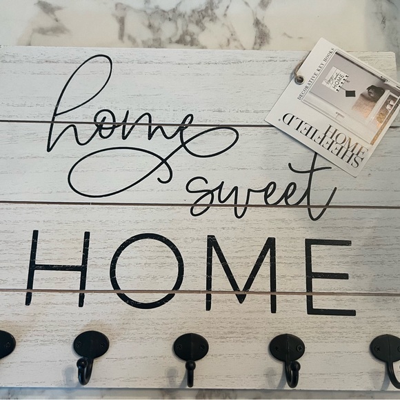 Farmhouse Style Sign with Hooks - Picture 2 of 3